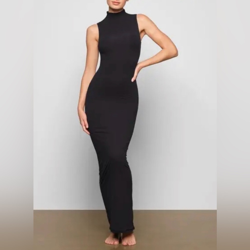 SKIMS Fits Everybody Mock Neck Sleevless Dress in Onyx